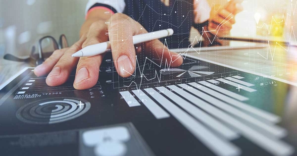 New-Age Analytics: Facilitating a Cross-Domain Impact New-Age Analytics: Facilitating a Cross-Domain Impact