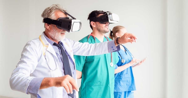 Wearable Technology in Healthcare: A Look into the Future Wearable Technology in Healthcare: A Look into the Future